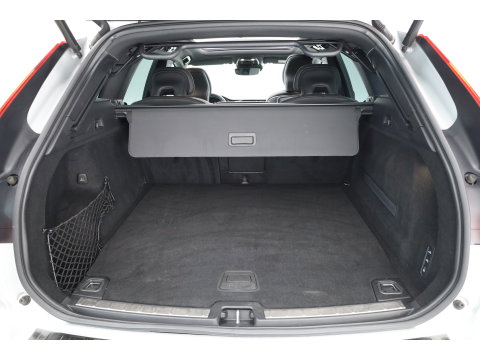 Volvo XC60 2.0 T8 Twin Engine AWD R-Design | Prijs Rijklaar | Vol | Luchtvering | Stoelventilatie | Trekhaak | 21 inch |