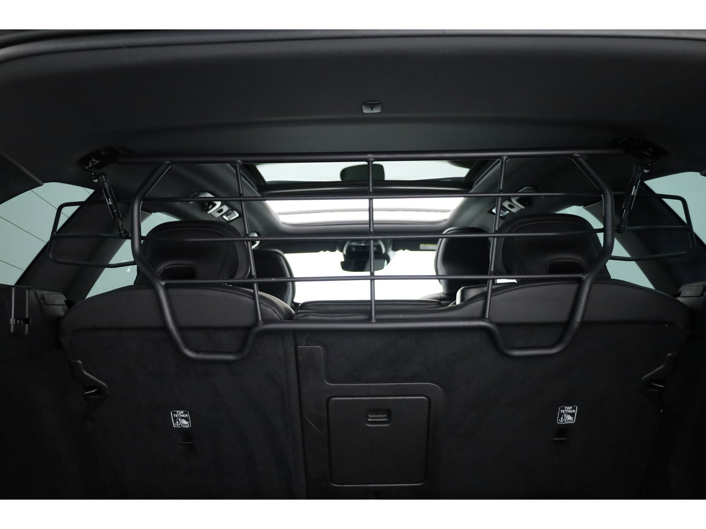 Volvo XC60 2.0 T8 Twin Engine AWD R-Design | Prijs Rijklaar | Vol | Luchtvering | Stoelventilatie | Trekhaak | 21 inch |