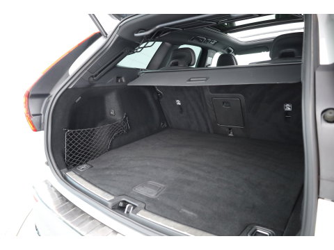 Volvo XC60 2.0 T8 Twin Engine AWD R-Design | Prijs Rijklaar | Vol | Luchtvering | Stoelventilatie | Trekhaak | 21 inch |