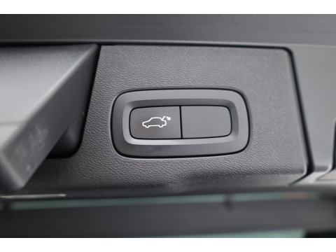 Volvo XC60 2.0 T8 Twin Engine AWD R-Design | Prijs Rijklaar | Vol | Luchtvering | Stoelventilatie | Trekhaak | 21 inch |