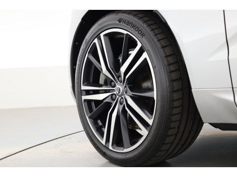 Volvo XC60 2.0 T8 Twin Engine AWD R-Design | Prijs Rijklaar | Vol | Luchtvering | Stoelventilatie | Trekhaak | 21 inch |
