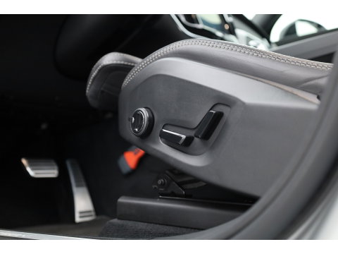 Volvo XC60 2.0 T8 Twin Engine AWD R-Design | Prijs Rijklaar | Vol | Luchtvering | Stoelventilatie | Trekhaak | 21 inch |