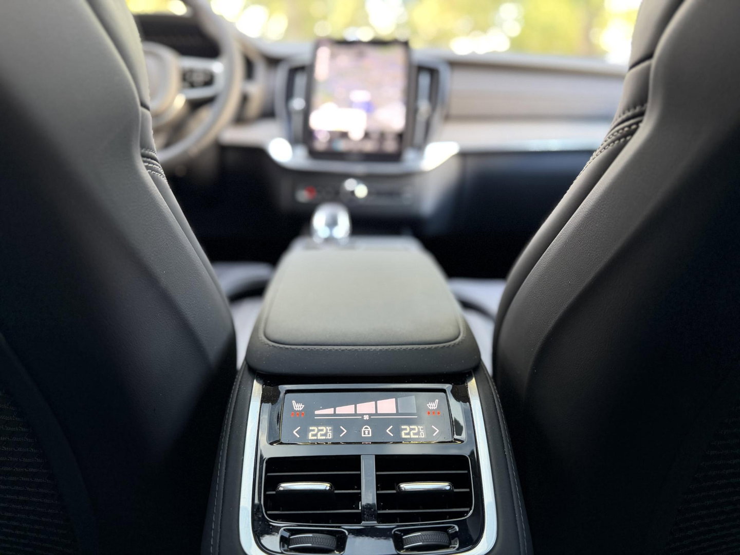 Volvo XC90 2.0 T8 Plug-in hybrid AWD Ultra Dark |Full Option|Pano|B&W|Massage/Ventilatie|Luchtvering|Trekhaak