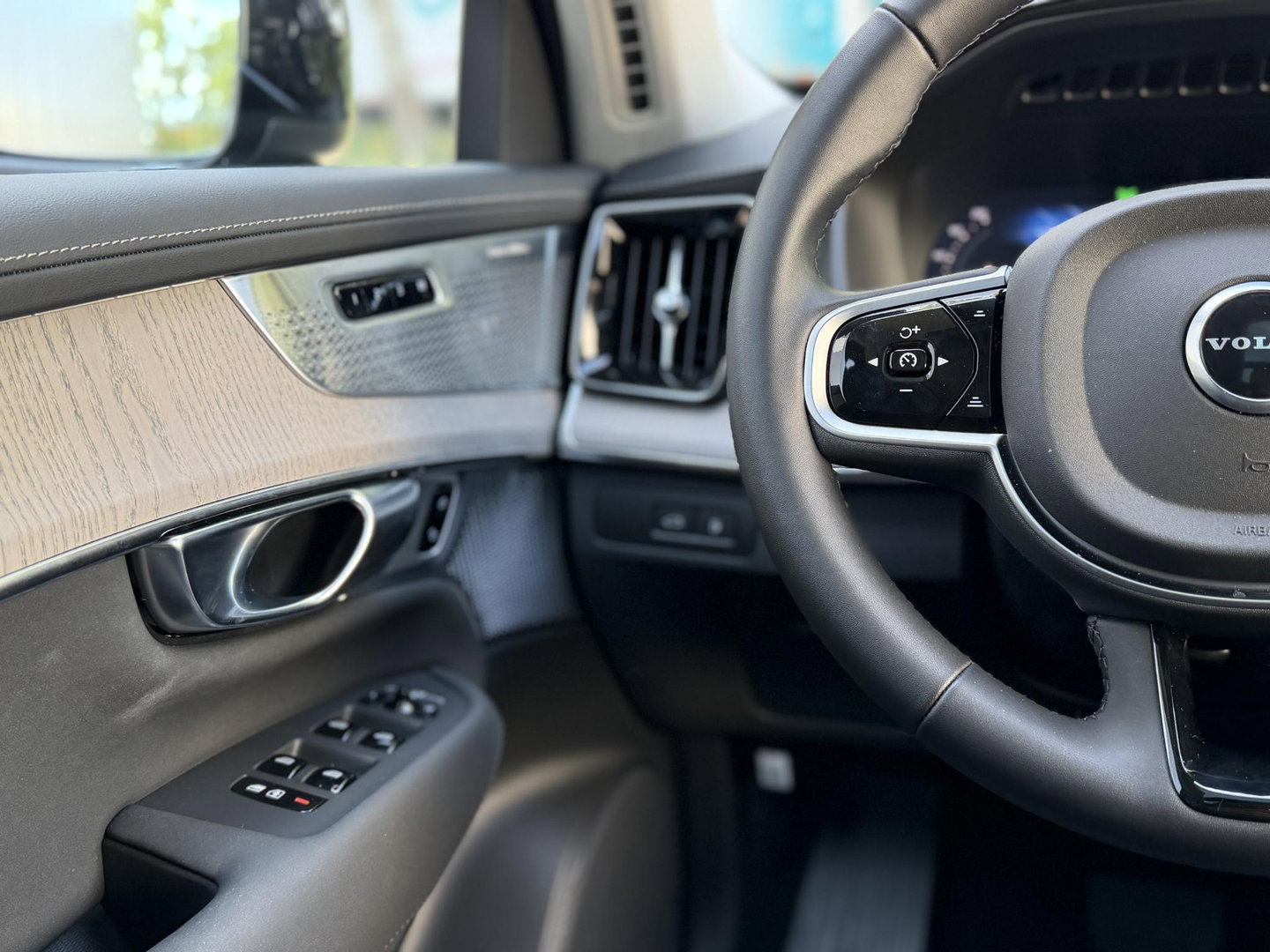 Volvo XC90 2.0 T8 Plug-in hybrid AWD Ultra Dark |Full Option|Pano|B&W|Massage/Ventilatie|Luchtvering|Trekhaak