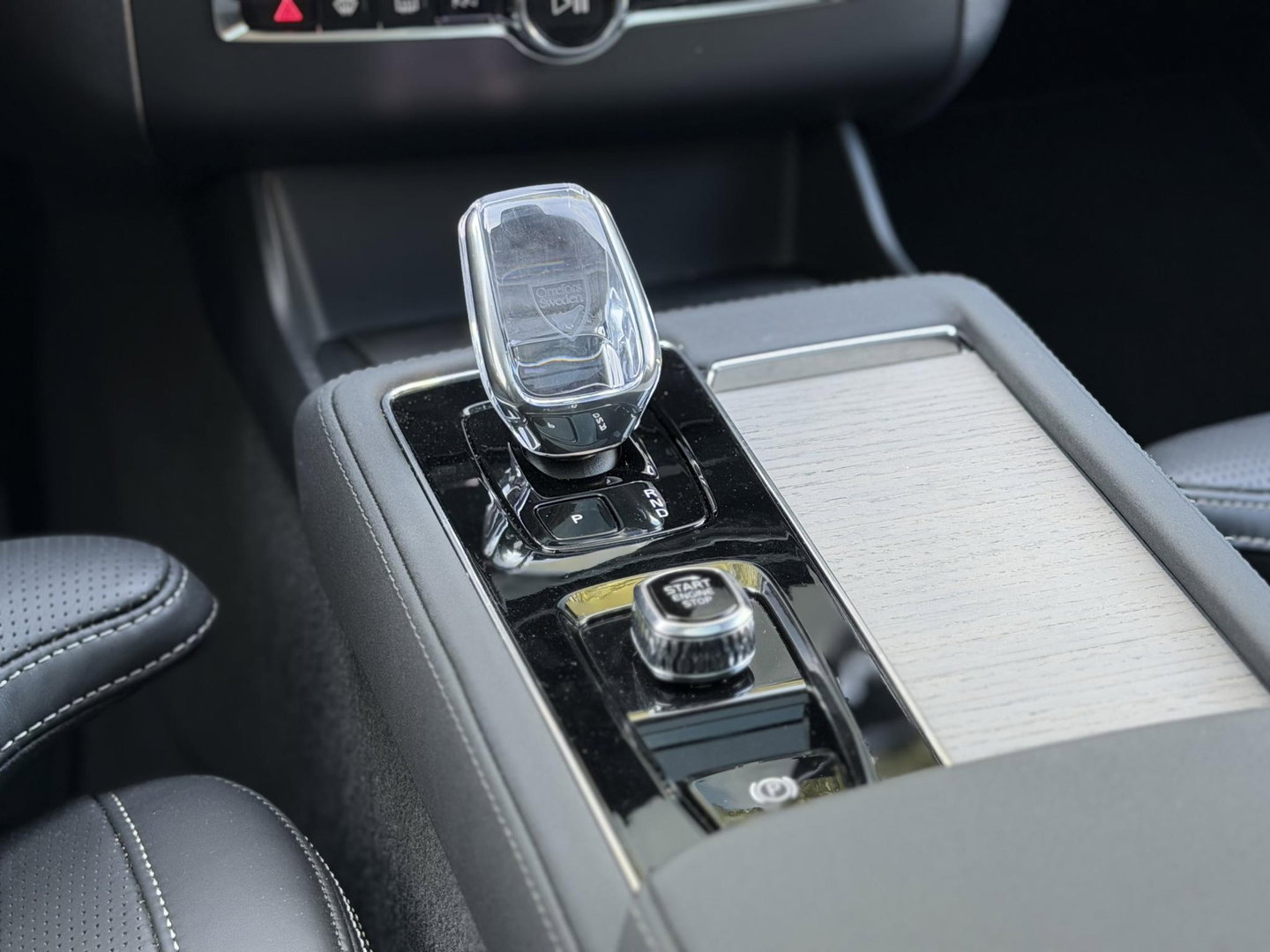 Volvo XC90 2.0 T8 Plug-in hybrid AWD Ultra Dark |Full Option|Pano|B&W|Massage/Ventilatie|Luchtvering|Trekhaak