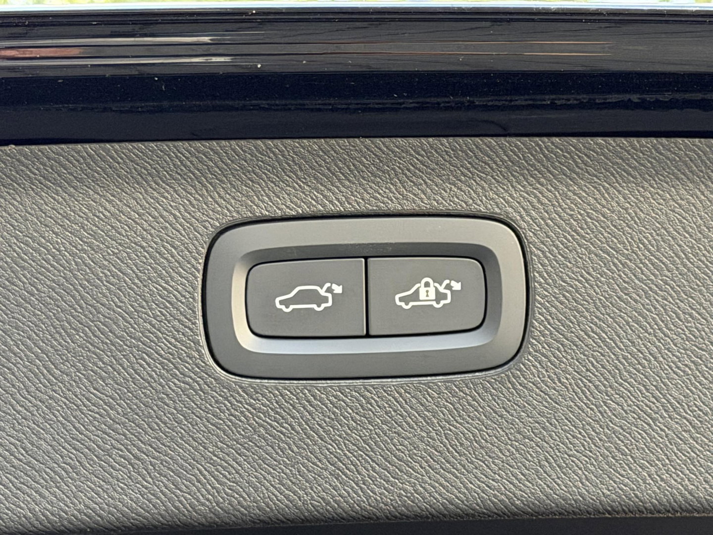 Volvo XC90 2.0 T8 Plug-in hybrid AWD Ultra Dark |Full Option|Pano|B&W|Massage/Ventilatie|Luchtvering|Trekhaak