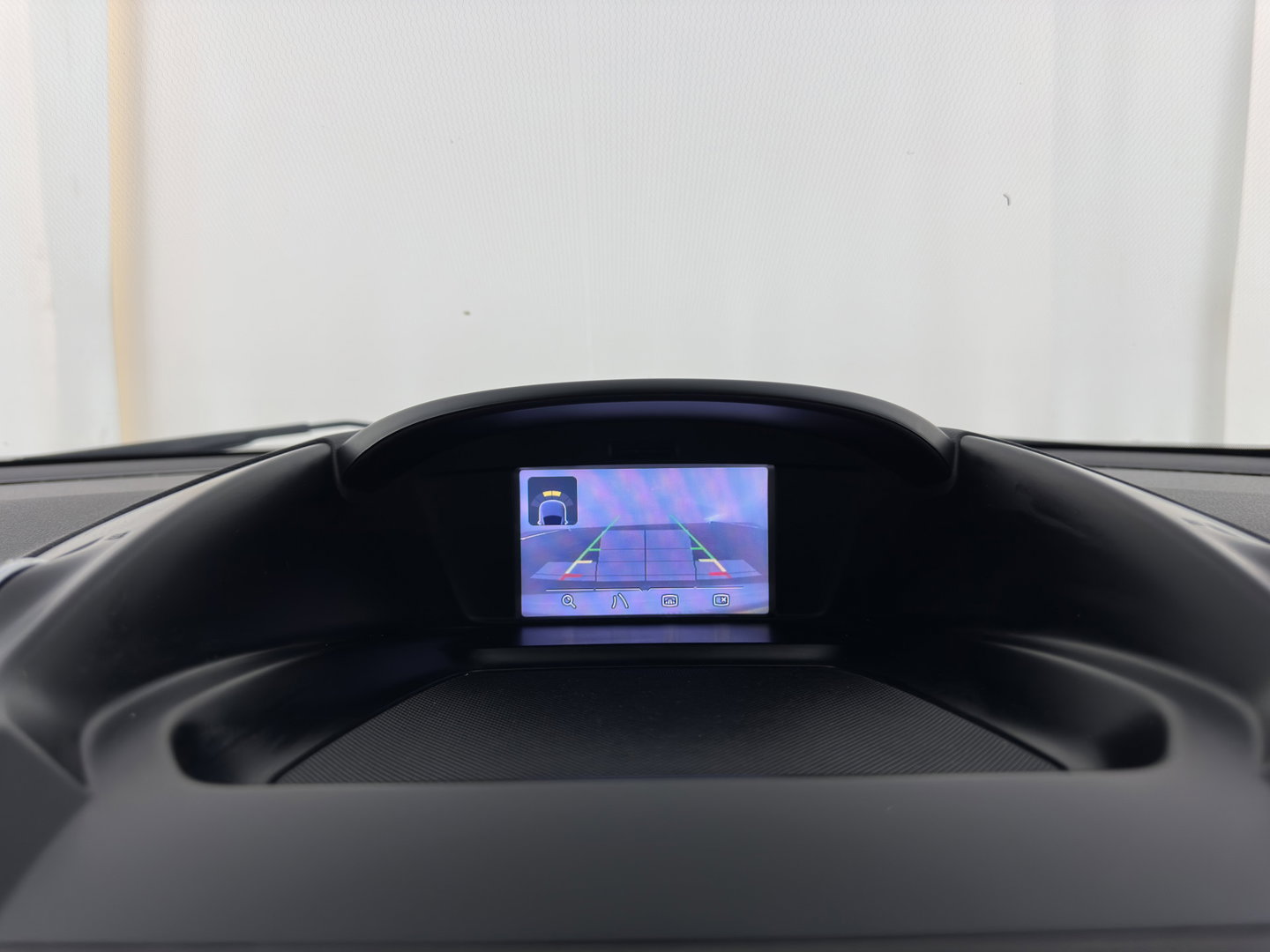 Ford Kuga 1.6 Titanium 4WD Aut. *LEATHER-FABRIC | XENON | HEATED-COMFORTSEATS | NAVI-FULLMAP | KEYLESS | CAMERA | PRIVACY-GLASS | ECC | PDC | CRUISE | 18''ALU | TOWBAR*
