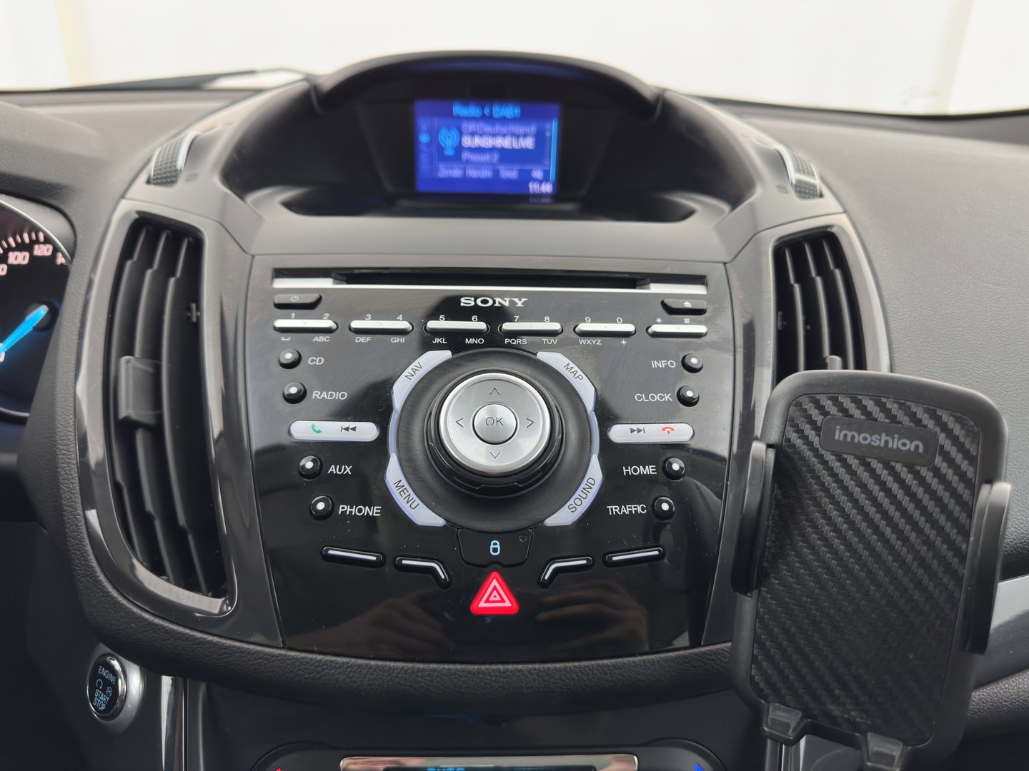 Ford Kuga 1.6 Titanium 4WD Aut. *LEATHER-FABRIC | XENON | HEATED-COMFORTSEATS | NAVI-FULLMAP | KEYLESS | CAMERA | PRIVACY-GLASS | ECC | PDC | CRUISE | 18''ALU | TOWBAR*
