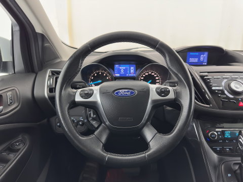 Ford Kuga 1.6 Titanium 4WD Aut. *LEATHER-FABRIC | XENON | HEATED-COMFORTSEATS | NAVI-FULLMAP | KEYLESS | CAMERA | PRIVACY-GLASS | ECC | PDC | CRUISE | 18''ALU | TOWBAR*