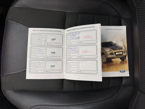 Ford Kuga 1.6 Titanium 4WD Aut. *LEATHER-FABRIC | XENON | HEATED-COMFORTSEATS | NAVI-FULLMAP | KEYLESS | CAMERA | PRIVACY-GLASS | ECC | PDC | CRUISE | 18''ALU | TOWBAR*