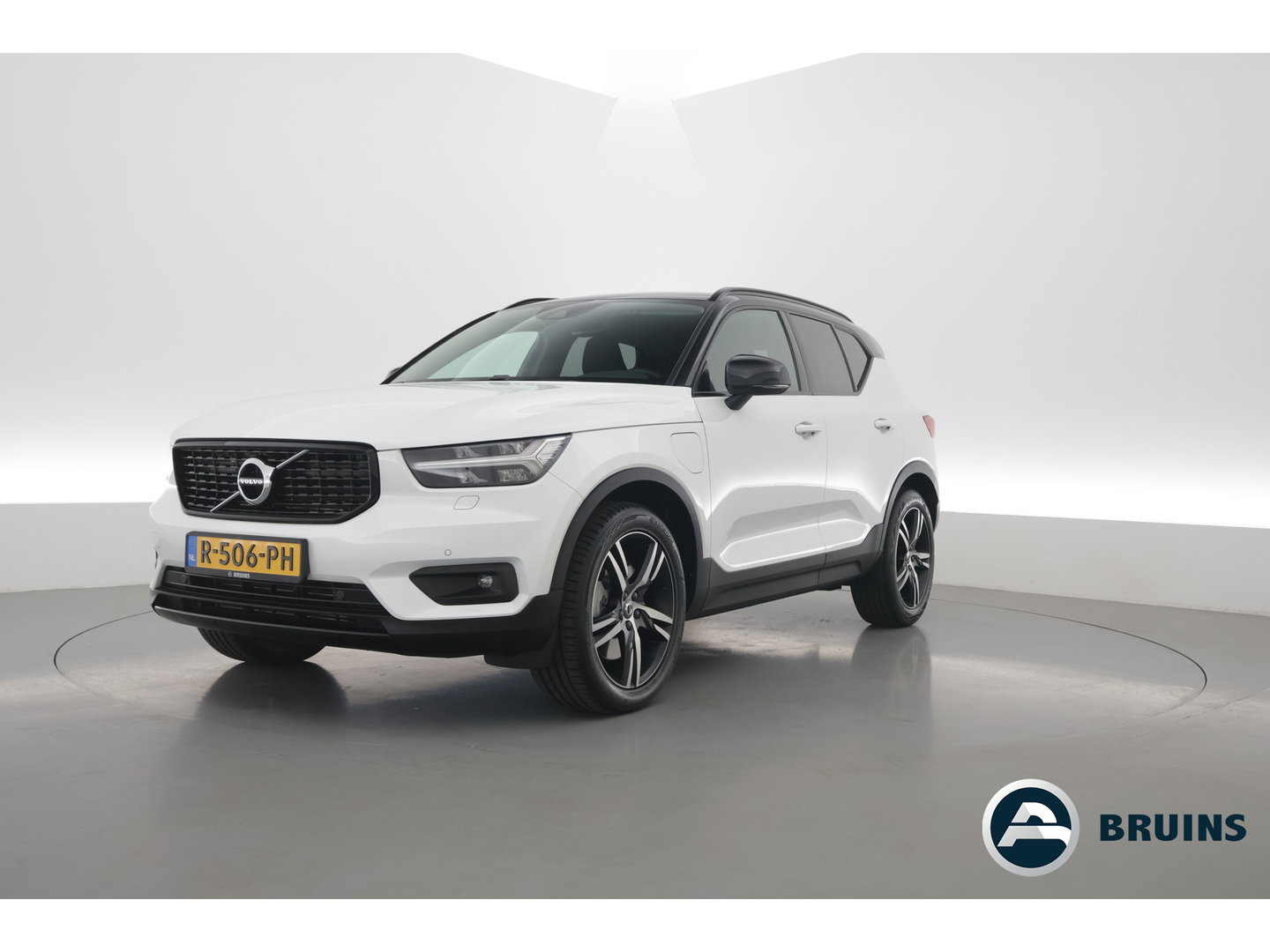 Volvo XC40 1.5 T5 Recharge R-Design | Prijs rijklaar | Trekhaak | Adap. cruise | Blis | Elek. Stoelen | Camera |