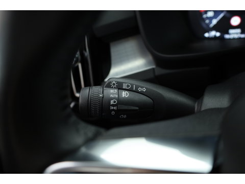 Volvo XC40 1.5 T5 Recharge R-Design | Prijs rijklaar | Trekhaak | Adap. cruise | Blis | Elek. Stoelen | Camera |