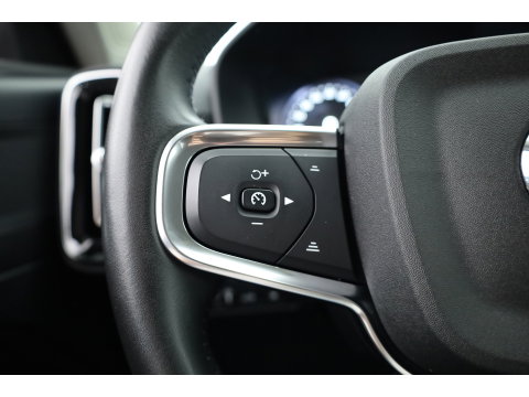 Volvo XC40 1.5 T5 Recharge R-Design | Prijs rijklaar | Trekhaak | Adap. cruise | Blis | Elek. Stoelen | Camera |