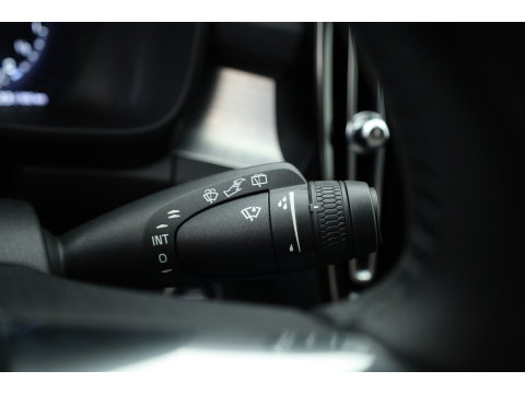 Volvo XC40 1.5 T5 Recharge R-Design | Prijs rijklaar | Trekhaak | Adap. cruise | Blis | Elek. Stoelen | Camera |