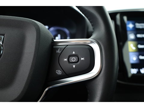 Volvo XC40 1.5 T5 Recharge R-Design | Prijs rijklaar | Trekhaak | Adap. cruise | Blis | Elek. Stoelen | Camera |