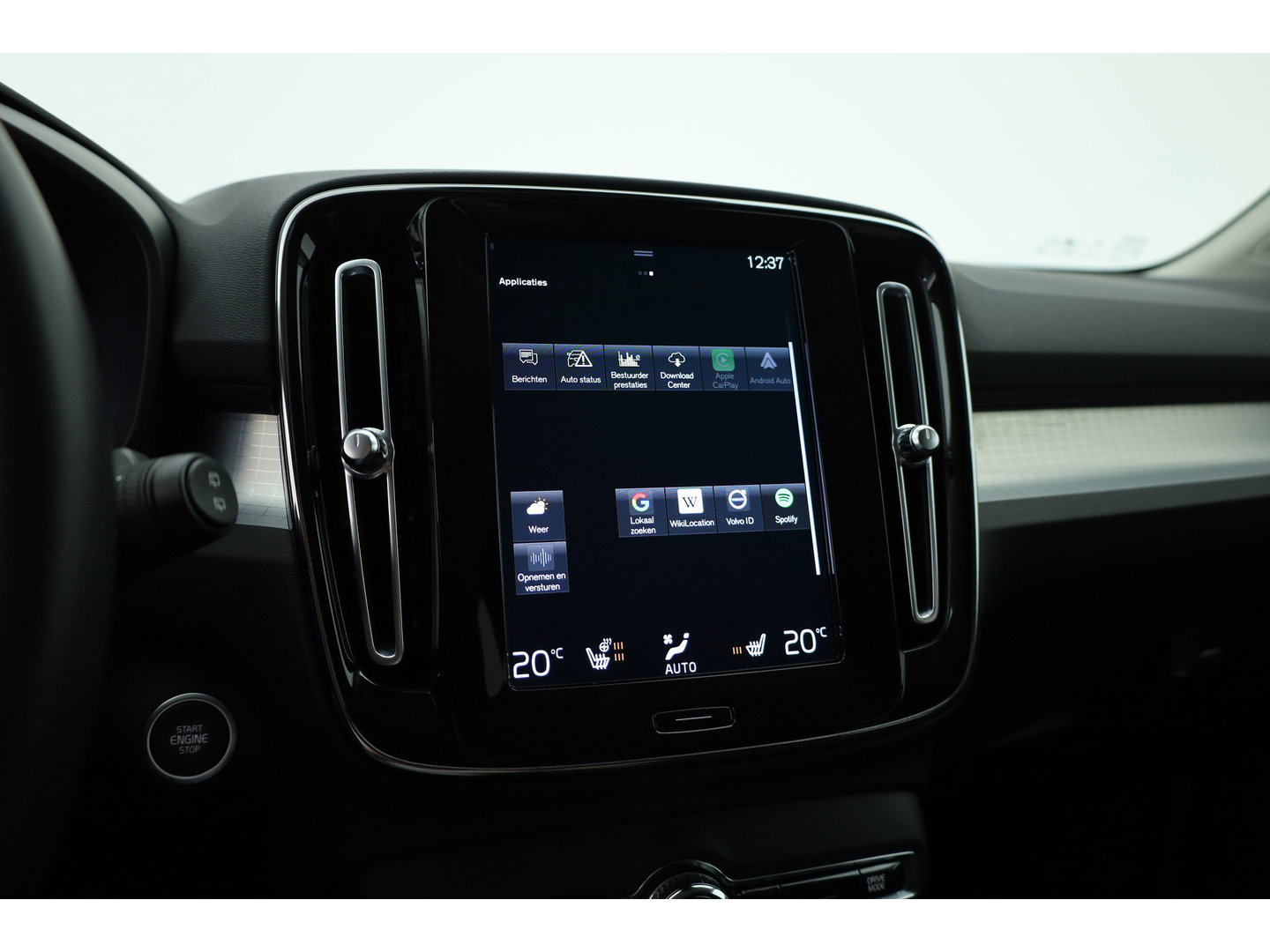 Volvo XC40 1.5 T5 Recharge R-Design | Prijs rijklaar | Trekhaak | Adap. cruise | Blis | Elek. Stoelen | Camera |