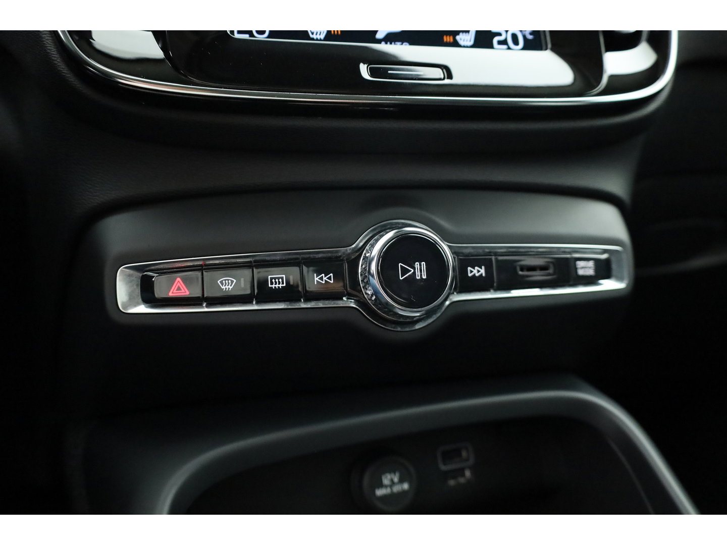 Volvo XC40 1.5 T5 Recharge R-Design | Prijs rijklaar | Trekhaak | Adap. cruise | Blis | Elek. Stoelen | Camera |