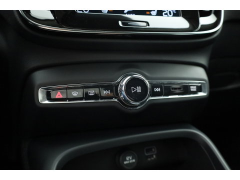 Volvo XC40 1.5 T5 Recharge R-Design | Prijs rijklaar | Trekhaak | Adap. cruise | Blis | Elek. Stoelen | Camera |