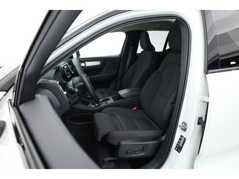 Volvo XC40 1.5 T5 Recharge R-Design | Prijs rijklaar | Trekhaak | Adap. cruise | Blis | Elek. Stoelen | Camera |