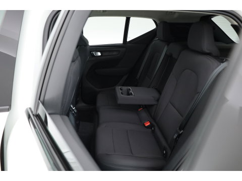 Volvo XC40 1.5 T5 Recharge R-Design | Prijs rijklaar | Trekhaak | Adap. cruise | Blis | Elek. Stoelen | Camera |
