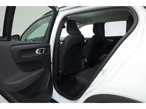 Volvo XC40 1.5 T5 Recharge R-Design | Prijs rijklaar | Trekhaak | Adap. cruise | Blis | Elek. Stoelen | Camera |