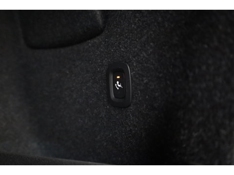 Volvo XC40 1.5 T5 Recharge R-Design | Prijs rijklaar | Trekhaak | Adap. cruise | Blis | Elek. Stoelen | Camera |