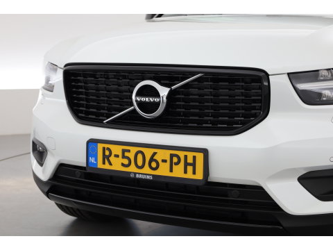 Volvo XC40 1.5 T5 Recharge R-Design | Prijs rijklaar | Trekhaak | Adap. cruise | Blis | Elek. Stoelen | Camera |