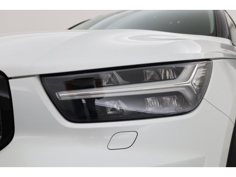 Volvo XC40 1.5 T5 Recharge R-Design | Prijs rijklaar | Trekhaak | Adap. cruise | Blis | Elek. Stoelen | Camera |