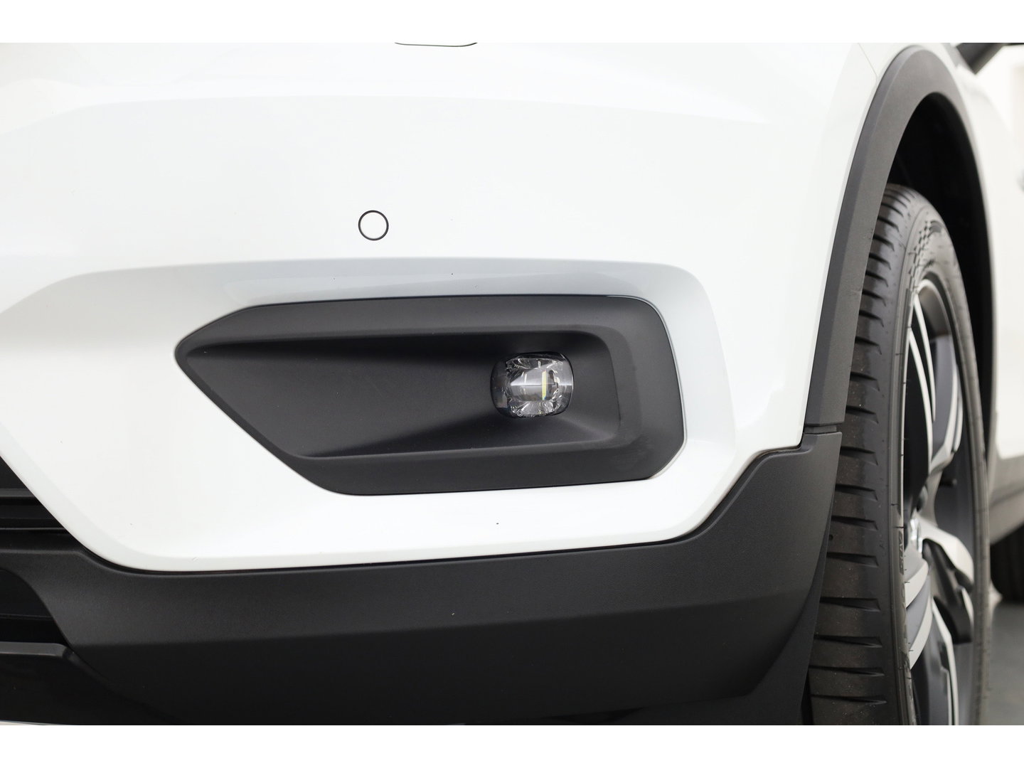 Volvo XC40 1.5 T5 Recharge R-Design | Prijs rijklaar | Trekhaak | Adap. cruise | Blis | Elek. Stoelen | Camera |