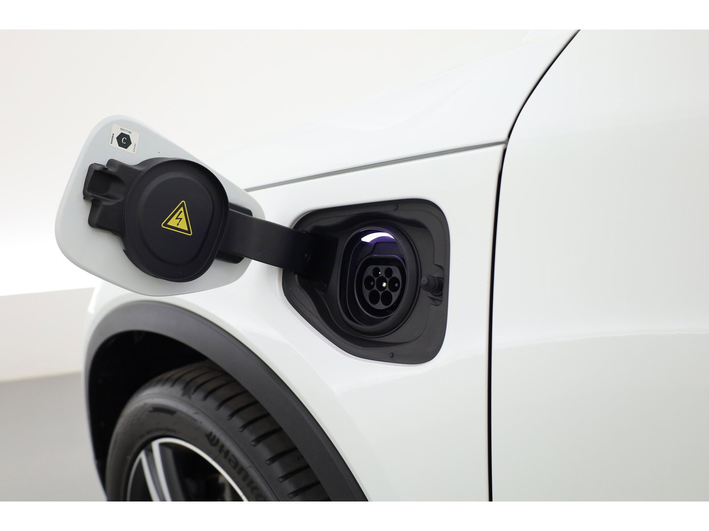 Volvo XC40 1.5 T5 Recharge R-Design | Prijs rijklaar | Trekhaak | Adap. cruise | Blis | Elek. Stoelen | Camera |