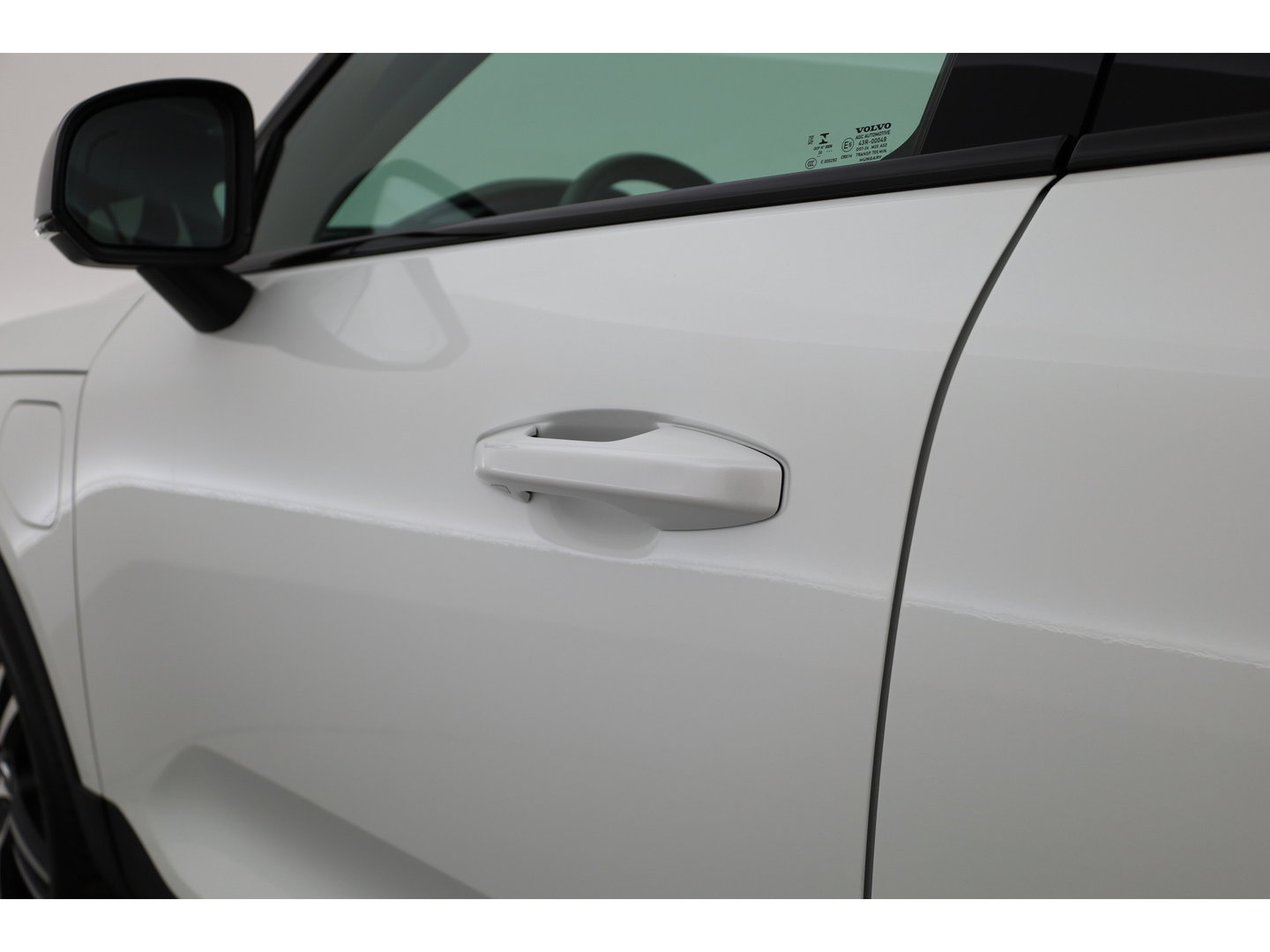 Volvo XC40 1.5 T5 Recharge R-Design | Prijs rijklaar | Trekhaak | Adap. cruise | Blis | Elek. Stoelen | Camera |