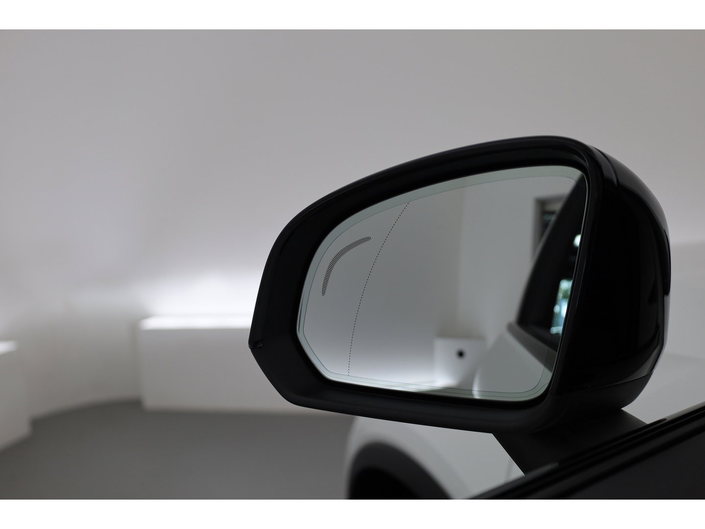 Volvo XC40 1.5 T5 Recharge R-Design | Prijs rijklaar | Trekhaak | Adap. cruise | Blis | Elek. Stoelen | Camera |