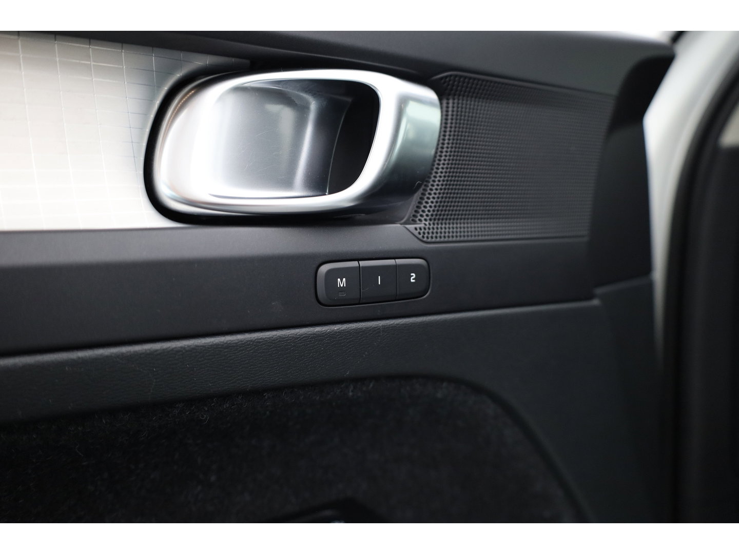 Volvo XC40 1.5 T5 Recharge R-Design | Prijs rijklaar | Trekhaak | Adap. cruise | Blis | Elek. Stoelen | Camera |