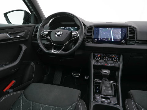 Škoda Karoq 1.5 TSI ACT Sportline Business (INCL-BTW) Aut. *PANO | DIGI-COCKPIT | FULL-LED | ADAPTIVE-CRUISE | HEATED-SPORTSEATS | TOPVIEW |  AMBIENTLIGHT | NAVI-FULLMAP | KEYLESS | DAB+ | TOWBAR | PRIVACYGLASS | 18''ALU*