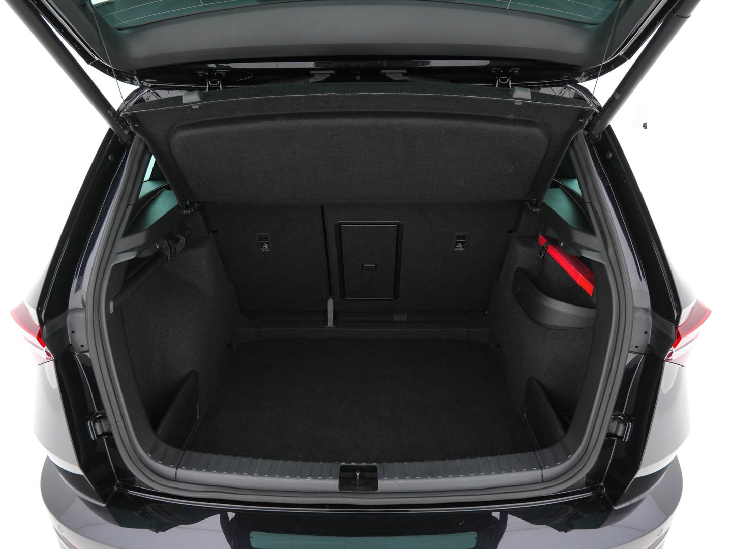 Škoda Karoq 1.5 TSI ACT Sportline Business (INCL-BTW) Aut. *PANO | DIGI-COCKPIT | FULL-LED | ADAPTIVE-CRUISE | HEATED-SPORTSEATS | TOPVIEW |  AMBIENTLIGHT | NAVI-FULLMAP | KEYLESS | DAB+ | TOWBAR | PRIVACYGLASS | 18''ALU*