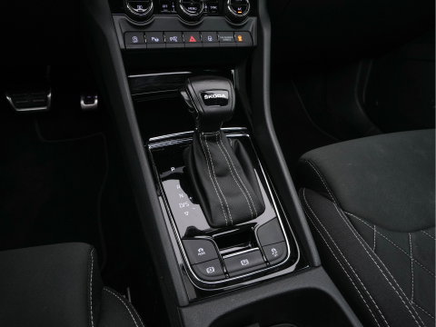 Škoda Karoq 1.5 TSI ACT Sportline Business (INCL-BTW) Aut. *PANO | DIGI-COCKPIT | FULL-LED | ADAPTIVE-CRUISE | HEATED-SPORTSEATS | TOPVIEW |  AMBIENTLIGHT | NAVI-FULLMAP | KEYLESS | DAB+ | TOWBAR | PRIVACYGLASS | 18''ALU*