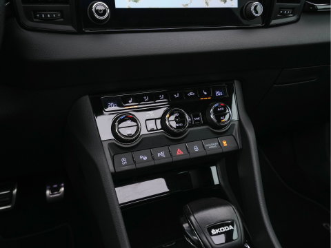 Škoda Karoq 1.5 TSI ACT Sportline Business (INCL-BTW) Aut. *PANO | DIGI-COCKPIT | FULL-LED | ADAPTIVE-CRUISE | HEATED-SPORTSEATS | TOPVIEW |  AMBIENTLIGHT | NAVI-FULLMAP | KEYLESS | DAB+ | TOWBAR | PRIVACYGLASS | 18''ALU*