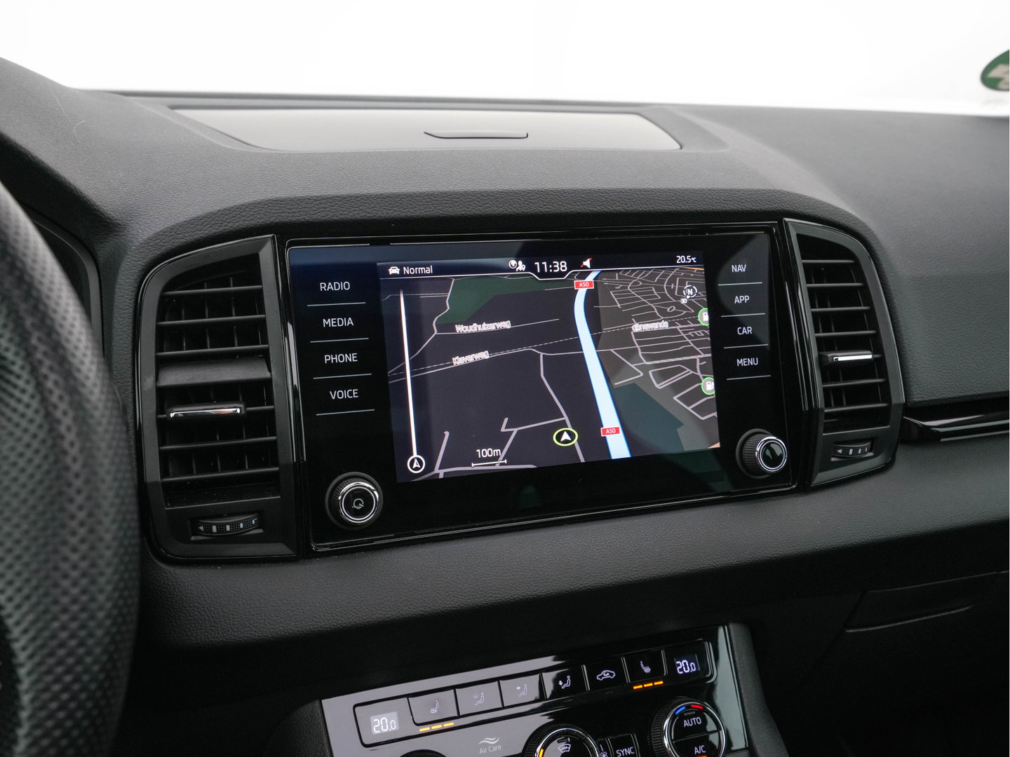 Škoda Karoq 1.5 TSI ACT Sportline Business (INCL-BTW) Aut. *PANO | DIGI-COCKPIT | FULL-LED | ADAPTIVE-CRUISE | HEATED-SPORTSEATS | TOPVIEW |  AMBIENTLIGHT | NAVI-FULLMAP | KEYLESS | DAB+ | TOWBAR | PRIVACYGLASS | 18''ALU*