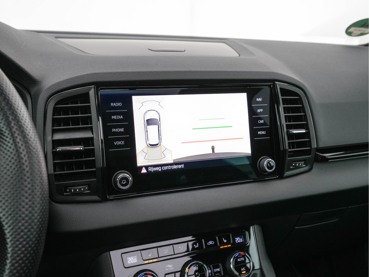 Škoda Karoq 1.5 TSI ACT Sportline Business (INCL-BTW) Aut. *PANO | DIGI-COCKPIT | FULL-LED | ADAPTIVE-CRUISE | HEATED-SPORTSEATS | TOPVIEW |  AMBIENTLIGHT | NAVI-FULLMAP | KEYLESS | DAB+ | TOWBAR | PRIVACYGLASS | 18''ALU*