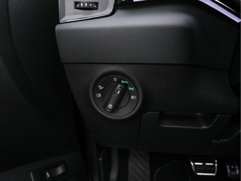 Škoda Karoq 1.5 TSI ACT Sportline Business (INCL-BTW) Aut. *PANO | DIGI-COCKPIT | FULL-LED | ADAPTIVE-CRUISE | HEATED-SPORTSEATS | TOPVIEW |  AMBIENTLIGHT | NAVI-FULLMAP | KEYLESS | DAB+ | TOWBAR | PRIVACYGLASS | 18''ALU*