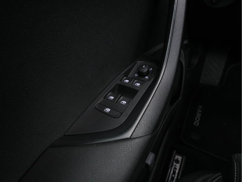 Škoda Karoq 1.5 TSI ACT Sportline Business (INCL-BTW) Aut. *PANO | DIGI-COCKPIT | FULL-LED | ADAPTIVE-CRUISE | HEATED-SPORTSEATS | TOPVIEW |  AMBIENTLIGHT | NAVI-FULLMAP | KEYLESS | DAB+ | TOWBAR | PRIVACYGLASS | 18''ALU*