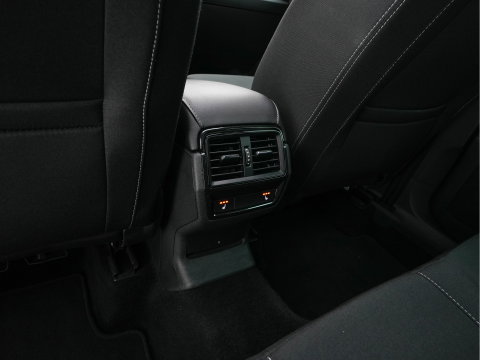Škoda Karoq 1.5 TSI ACT Sportline Business (INCL-BTW) Aut. *PANO | DIGI-COCKPIT | FULL-LED | ADAPTIVE-CRUISE | HEATED-SPORTSEATS | TOPVIEW |  AMBIENTLIGHT | NAVI-FULLMAP | KEYLESS | DAB+ | TOWBAR | PRIVACYGLASS | 18''ALU*