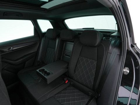 Škoda Karoq 1.5 TSI ACT Sportline Business (INCL-BTW) Aut. *PANO | DIGI-COCKPIT | FULL-LED | ADAPTIVE-CRUISE | HEATED-SPORTSEATS | TOPVIEW |  AMBIENTLIGHT | NAVI-FULLMAP | KEYLESS | DAB+ | TOWBAR | PRIVACYGLASS | 18''ALU*