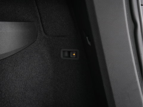 Škoda Karoq 1.5 TSI ACT Sportline Business (INCL-BTW) Aut. *PANO | DIGI-COCKPIT | FULL-LED | ADAPTIVE-CRUISE | HEATED-SPORTSEATS | TOPVIEW |  AMBIENTLIGHT | NAVI-FULLMAP | KEYLESS | DAB+ | TOWBAR | PRIVACYGLASS | 18''ALU*