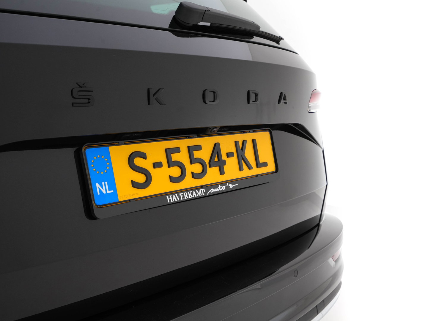 Škoda Karoq 1.5 TSI ACT Sportline Business (INCL-BTW) Aut. *PANO | DIGI-COCKPIT | FULL-LED | ADAPTIVE-CRUISE | HEATED-SPORTSEATS | TOPVIEW |  AMBIENTLIGHT | NAVI-FULLMAP | KEYLESS | DAB+ | TOWBAR | PRIVACYGLASS | 18''ALU*