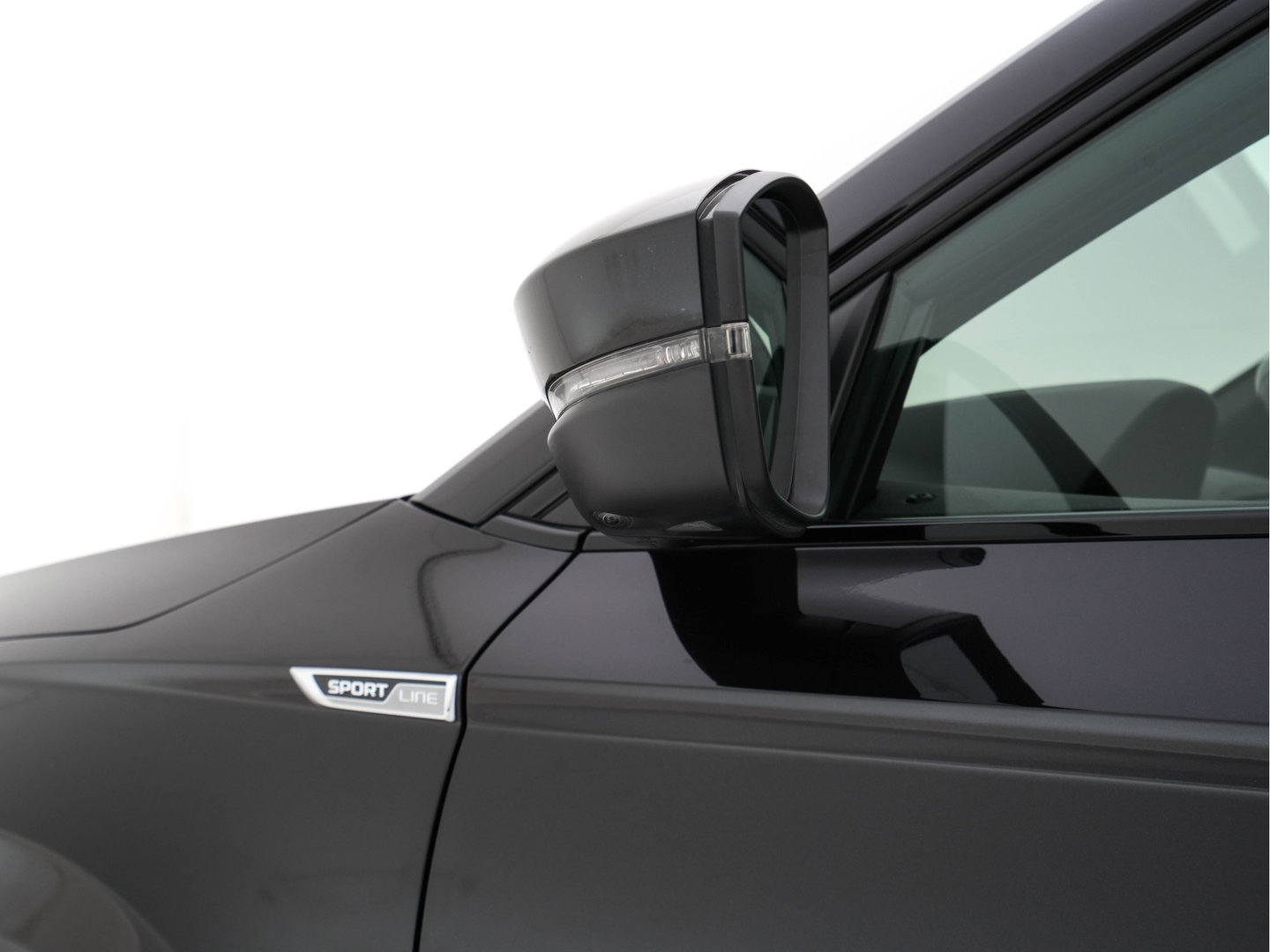 Škoda Karoq 1.5 TSI ACT Sportline Business (INCL-BTW) Aut. *PANO | DIGI-COCKPIT | FULL-LED | ADAPTIVE-CRUISE | HEATED-SPORTSEATS | TOPVIEW |  AMBIENTLIGHT | NAVI-FULLMAP | KEYLESS | DAB+ | TOWBAR | PRIVACYGLASS | 18''ALU*