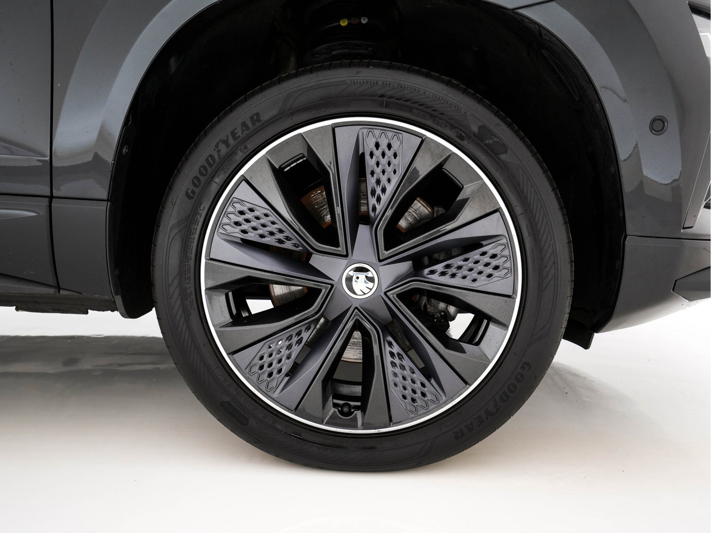 Škoda Karoq 1.5 TSI ACT Sportline Business (INCL-BTW) Aut. *PANO | DIGI-COCKPIT | FULL-LED | ADAPTIVE-CRUISE | HEATED-SPORTSEATS | TOPVIEW |  AMBIENTLIGHT | NAVI-FULLMAP | KEYLESS | DAB+ | TOWBAR | PRIVACYGLASS | 18''ALU*