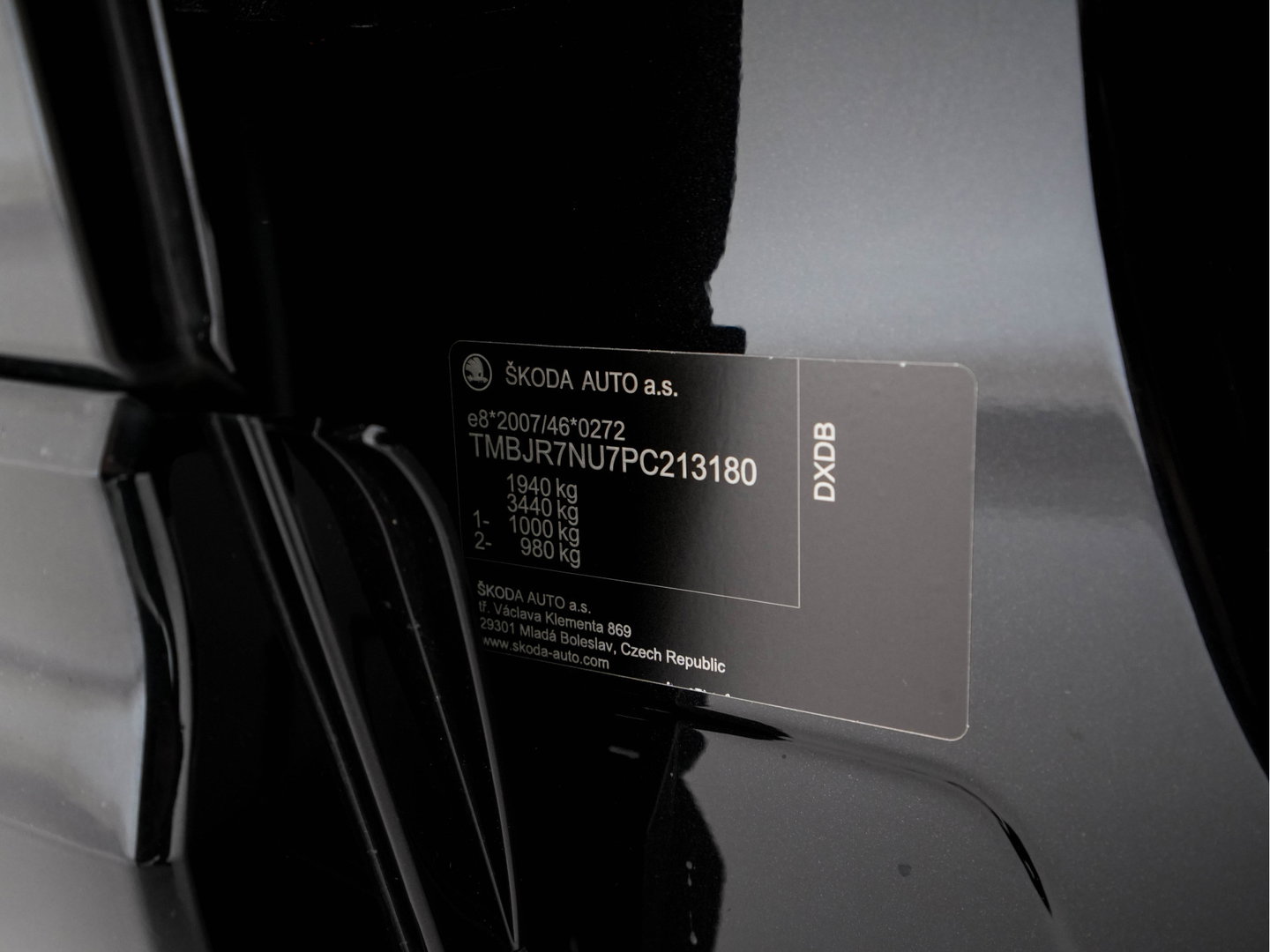 Škoda Karoq 1.5 TSI ACT Sportline Business (INCL-BTW) Aut. *PANO | DIGI-COCKPIT | FULL-LED | ADAPTIVE-CRUISE | HEATED-SPORTSEATS | TOPVIEW |  AMBIENTLIGHT | NAVI-FULLMAP | KEYLESS | DAB+ | TOWBAR | PRIVACYGLASS | 18''ALU*