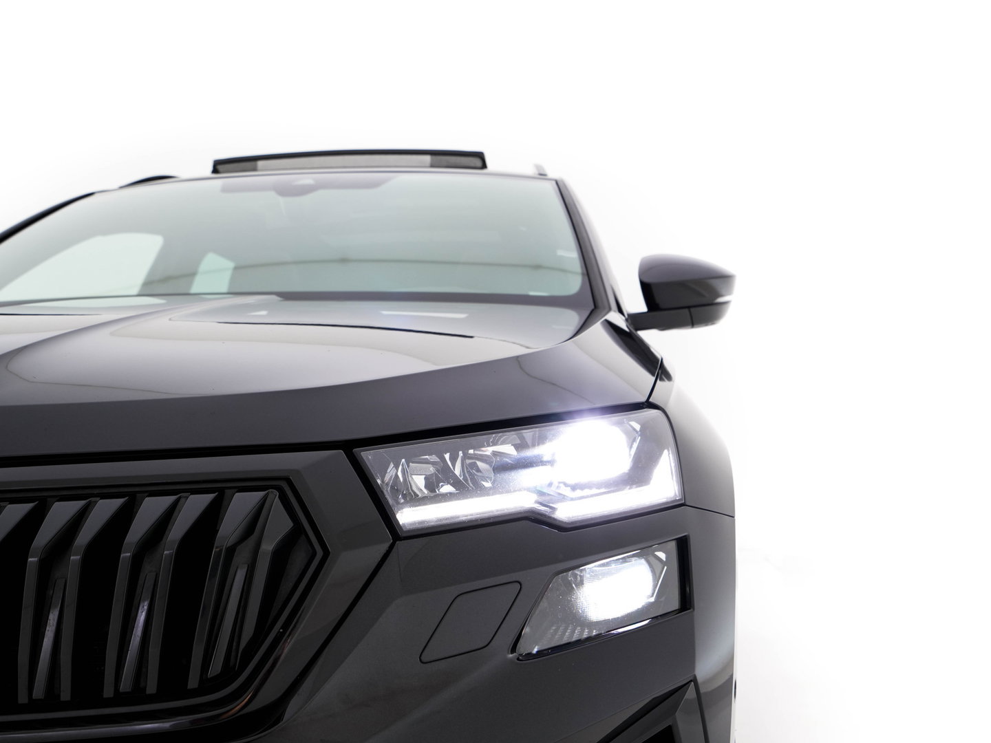 Škoda Karoq 1.5 TSI ACT Sportline Business (INCL-BTW) Aut. *PANO | DIGI-COCKPIT | FULL-LED | ADAPTIVE-CRUISE | HEATED-SPORTSEATS | TOPVIEW |  AMBIENTLIGHT | NAVI-FULLMAP | KEYLESS | DAB+ | TOWBAR | PRIVACYGLASS | 18''ALU*