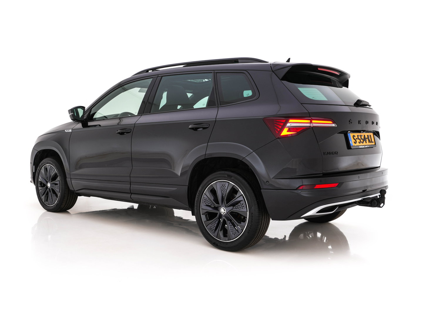 Škoda Karoq 1.5 TSI ACT Sportline Business (INCL-BTW) Aut. *PANO | DIGI-COCKPIT | FULL-LED | ADAPTIVE-CRUISE | HEATED-SPORTSEATS | TOPVIEW |  AMBIENTLIGHT | NAVI-FULLMAP | KEYLESS | DAB+ | TOWBAR | PRIVACYGLASS | 18''ALU*